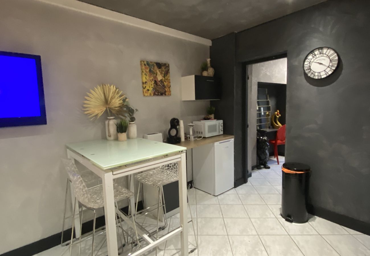 Apartment in Saint-Avold - Appartement Saint-Avold 1 chambre 1 lit double 1 lit simple 