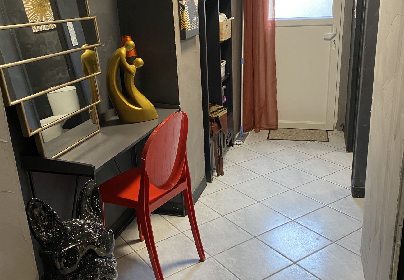 Apartment in Saint-Avold - Appartement Saint-Avold 1 chambre 1 lit double 1 lit simple 