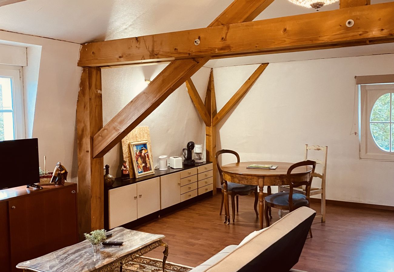 Studio in Saint-Avold - Studio Saint-Avold 1 lit double et 2 lits simples